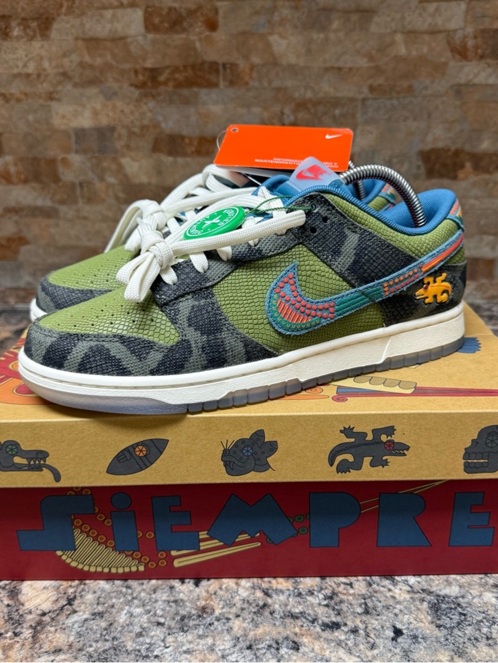 Nike Dunk Low Premium Siempre Familia DO2160-335 • Size 9.5 • Deadstock